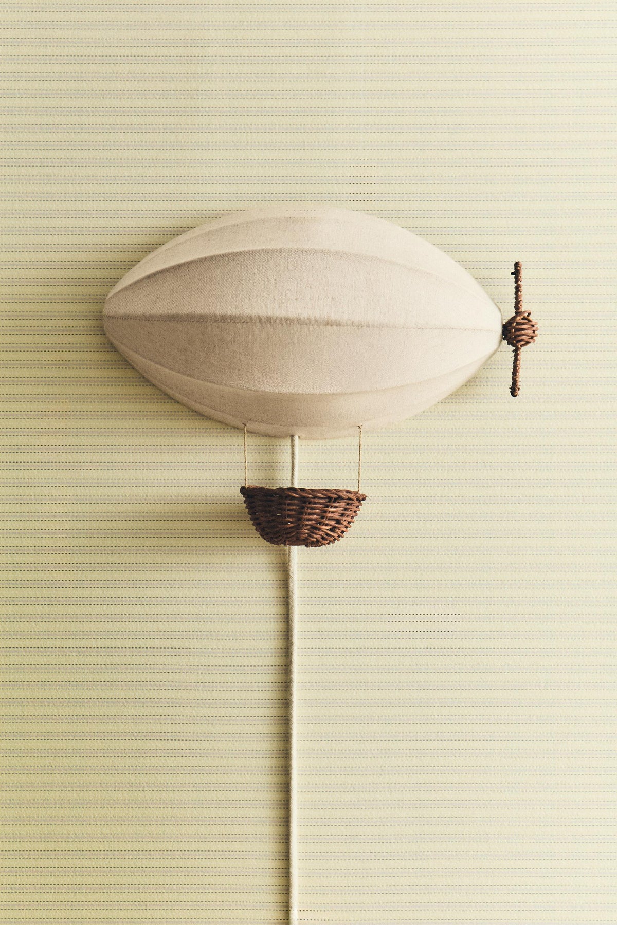 ZARAHOME Zeppelin Wall Light