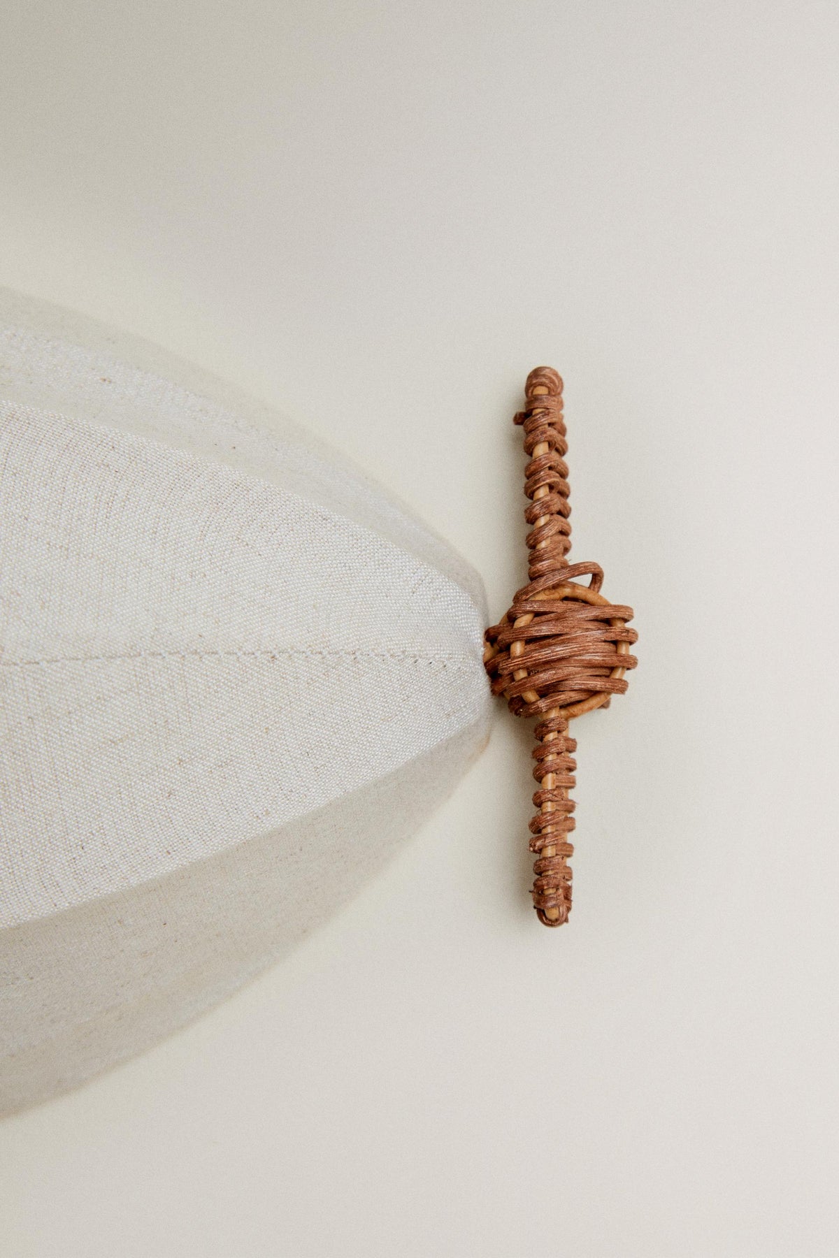 ZARAHOME Zeppelin Wall Light