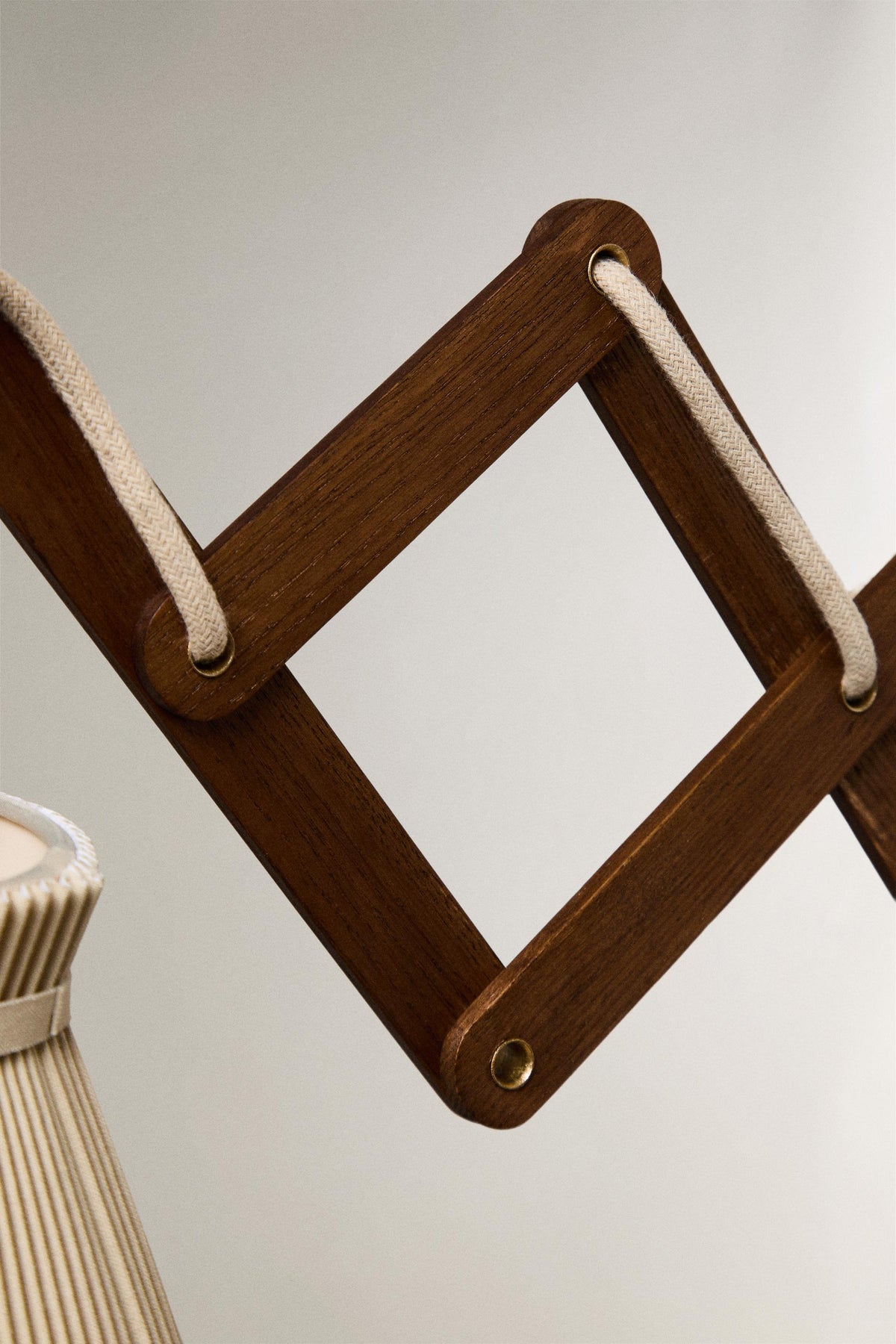 ZARAHOME Wooden Wall Light