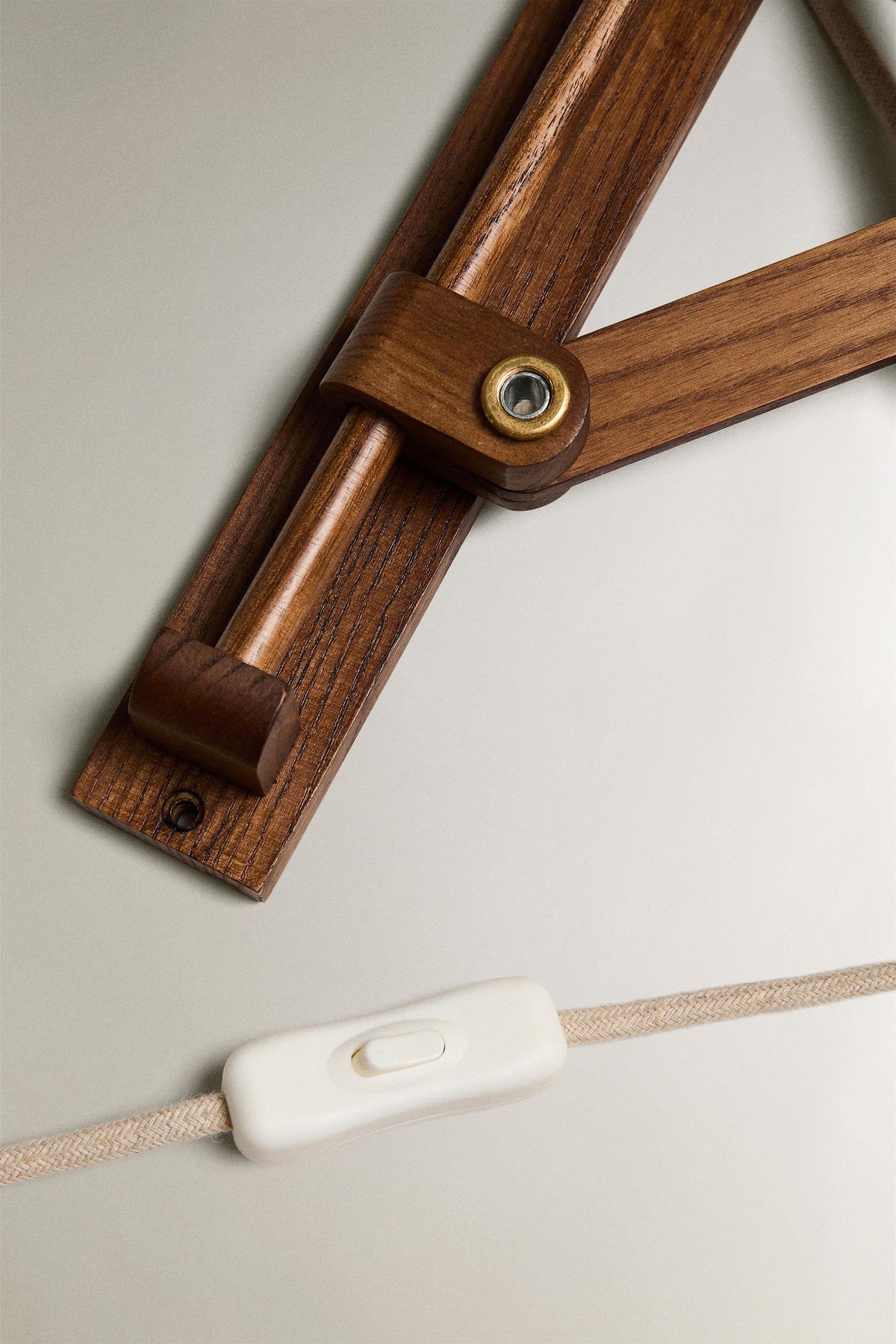 ZARAHOME Wooden Wall Light