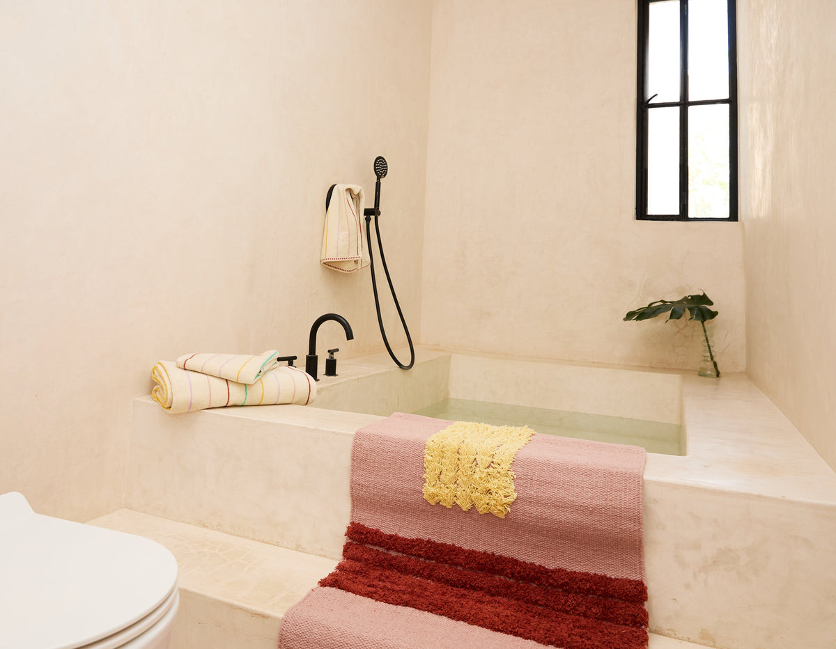 Quiet Town Reyes Rose Cotton Bath Rug
